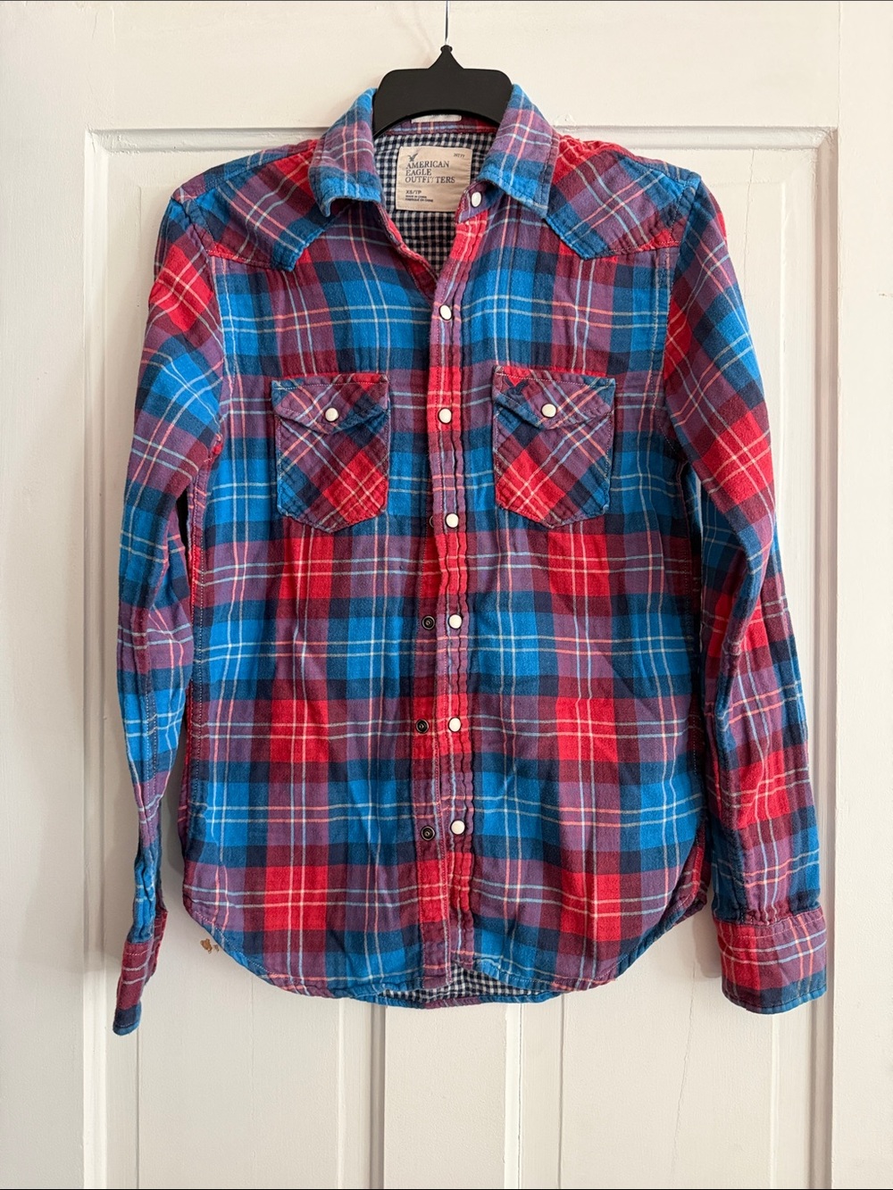 American Eagle Outfitters Red and Blue Plaid Button-Down Shirt